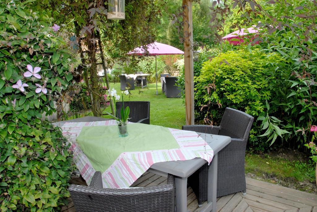 Logis Hotel De La Chapelle Milon-la-Chapelle Eksteriør billede